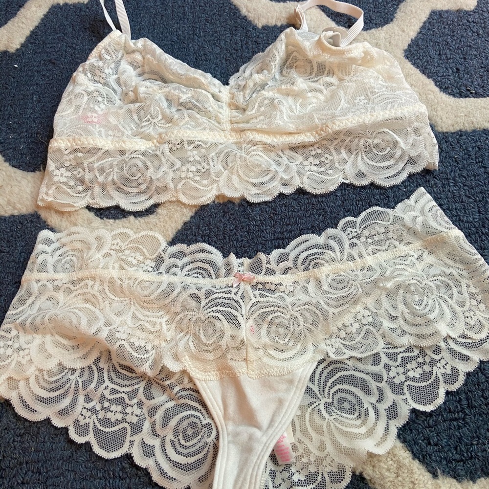 Pink by Victoria’s Secret set.